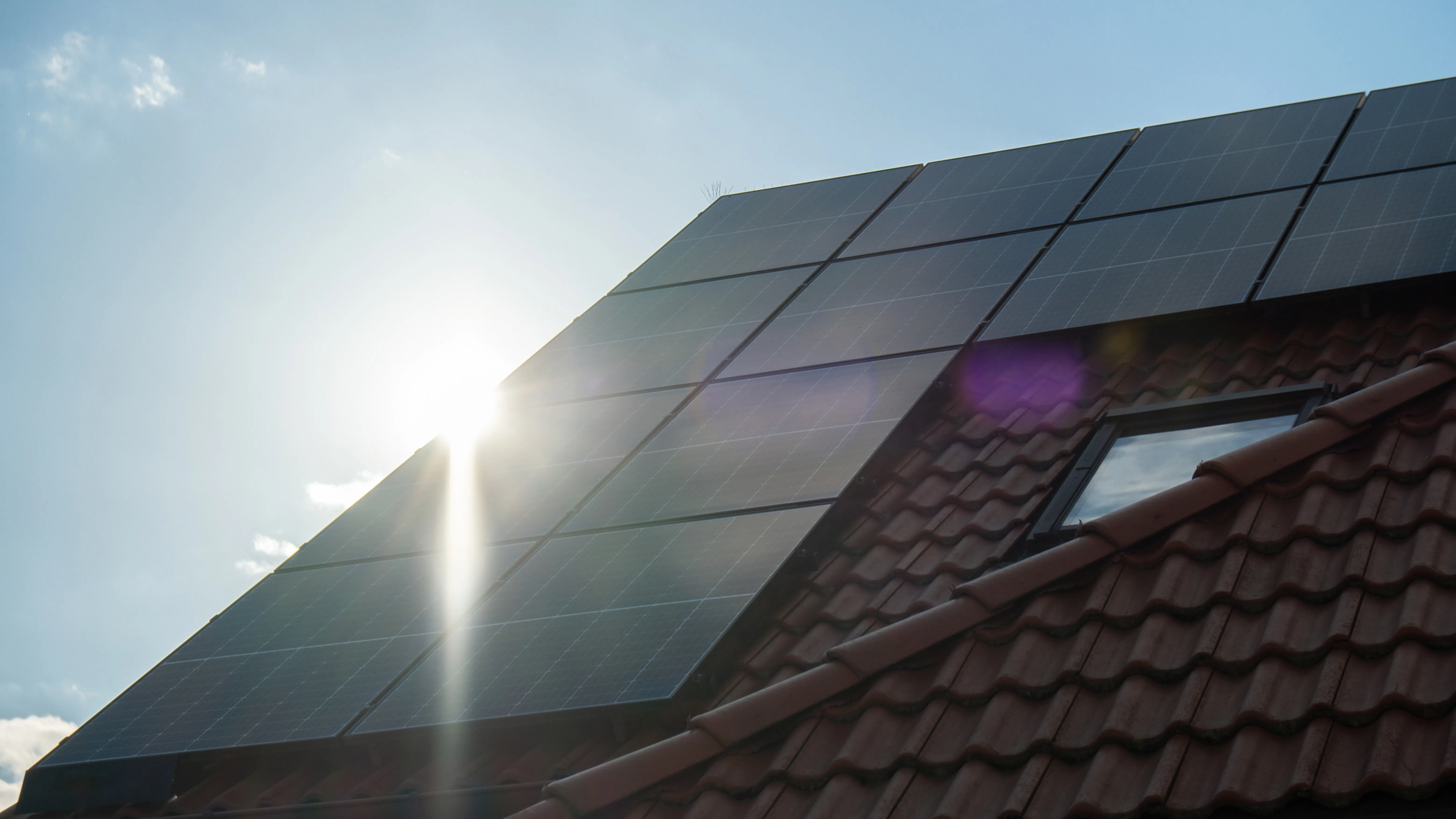 Painéis solares valem a pena? Calcule o Payback com seu imóvel