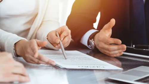 Contrato de adesão: entenda seus direitos e como ele funciona no dia a dia